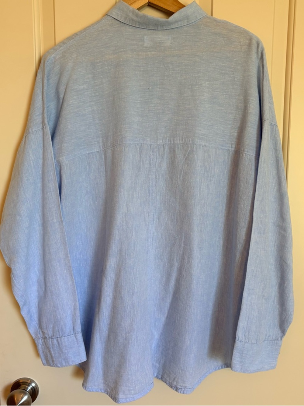 Old Navy Boyfriend Shirt XL Classic Blue Button Down Coastal Preppy EUC - Picture 3 of 5